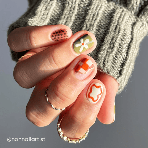 Manicure na krótkie i długie paznokcie. Wiosenne paznokcie.