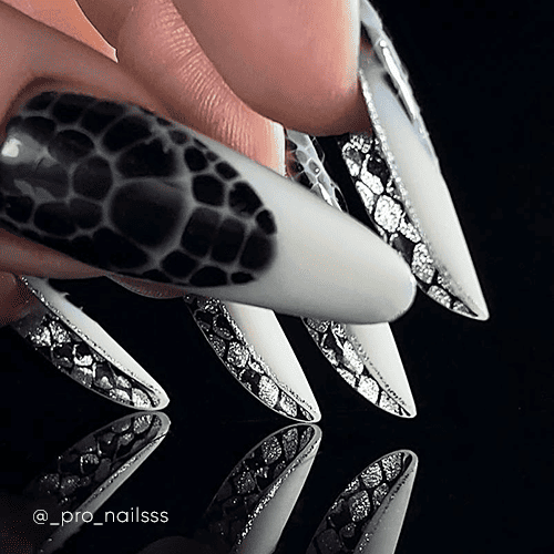 Manicure z wzorem wzór wężowy. Czarne paznokcie. Modne paznokcie wiosna!
