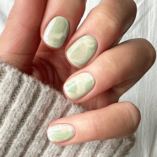 Paznokcie wiosna! Zieleń matchy to kolor wiosny w manicure!
