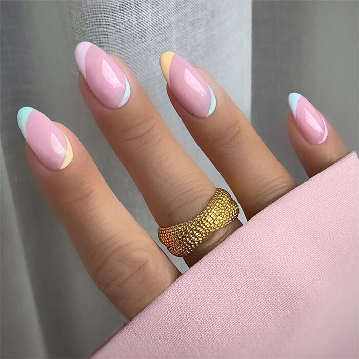 Wiosna. Modne kolory manicure.