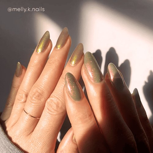 Złocisty manicure. Wiosenne paznokcie! Błyszczące odcienie manicure. Trendy!