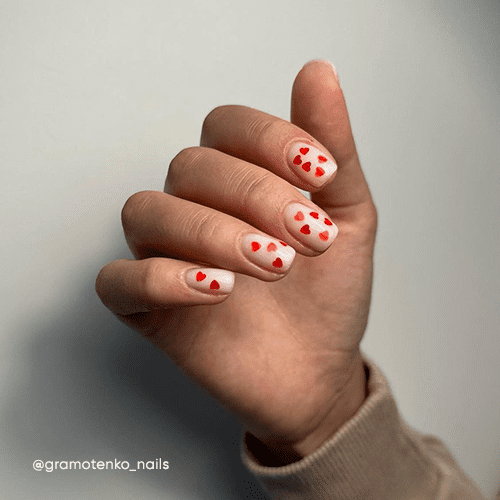 Manicure z serduszkami na krótkie paznokcie! Paznokcie walentynkowe!